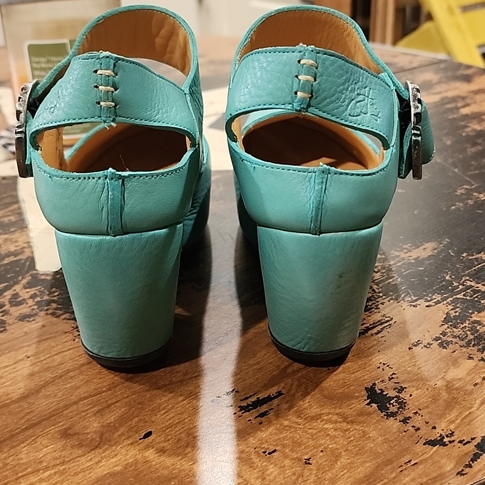 John Fluevog Leather Buckle Stitching Block Heel Pumps Closed Toe 9 - Picture 5 of 7